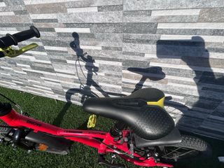 Bicicleta infantil BTWIN 16" roja