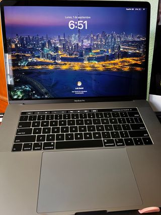 MacBook Pro 15" Gris Plata URGE 