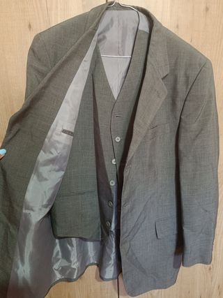 Chaqueta gris talla 48 con su Chaleco
