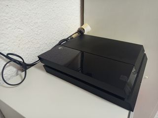 PS4 Slim (PlayStation 4) + cables