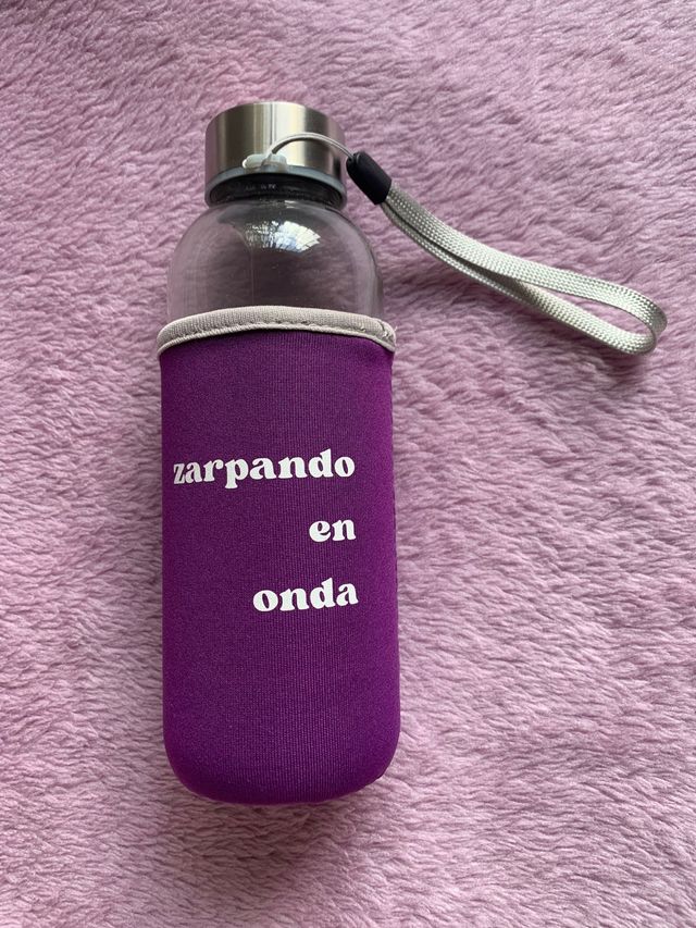 Bottiglia d'acqua - salpa in onda-