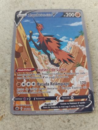 6 cartas Pokémon VMAX