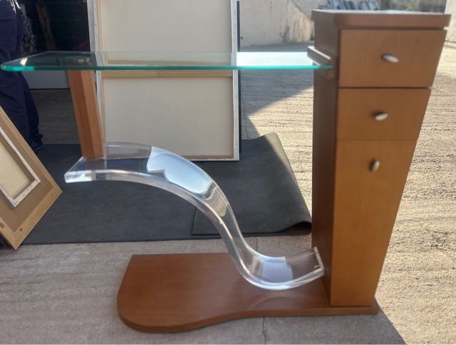 Mesa moderna - cristal y madera