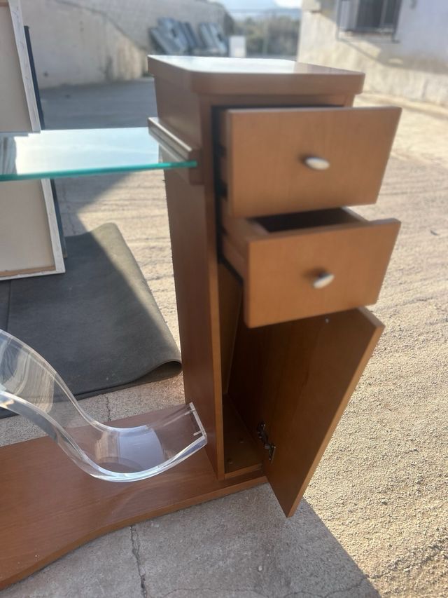 Mesa moderna - cristal y madera