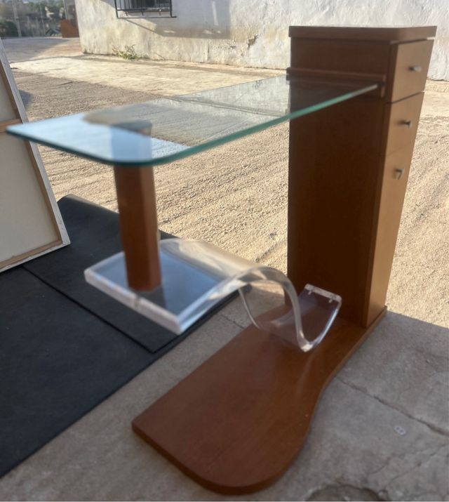 Mesa moderna - cristal y madera