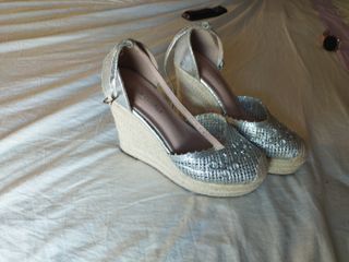 Zapatos cuña plata