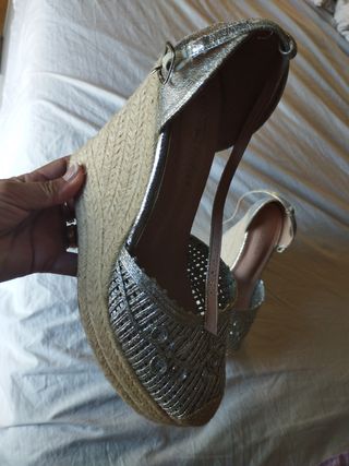 Zapatos cuña plata