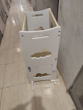 Taburete infantil madera blanco-beige.