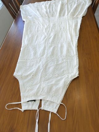 Vestido blanco de encaje