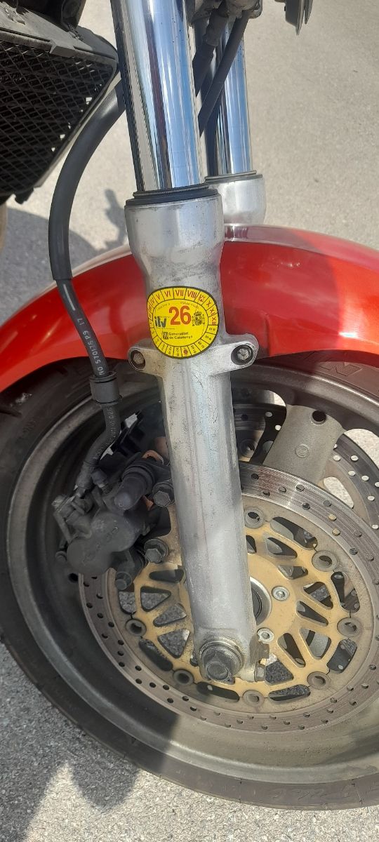 Suzuki GSX 750 Inazuma - Roja