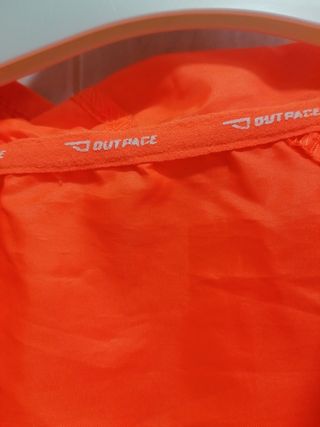 CHUBASQUERO NARANJA HOMBRE
DECATHLON 