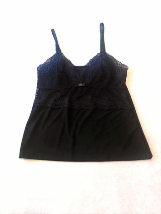 top lencero negro de encaje cintura transparente