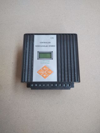 Controlador híbrido solar-eólico MPPT