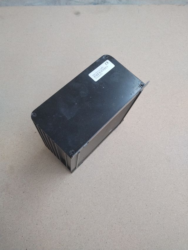 Controlador híbrido solar-eólico MPPT