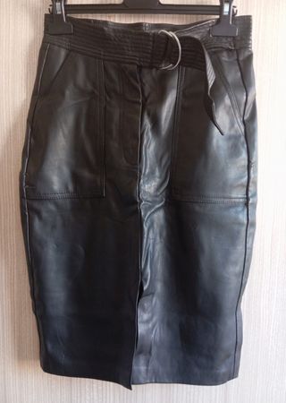 Falda tubo Bershka negra