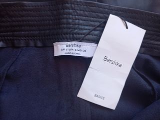Falda tubo Bershka negra