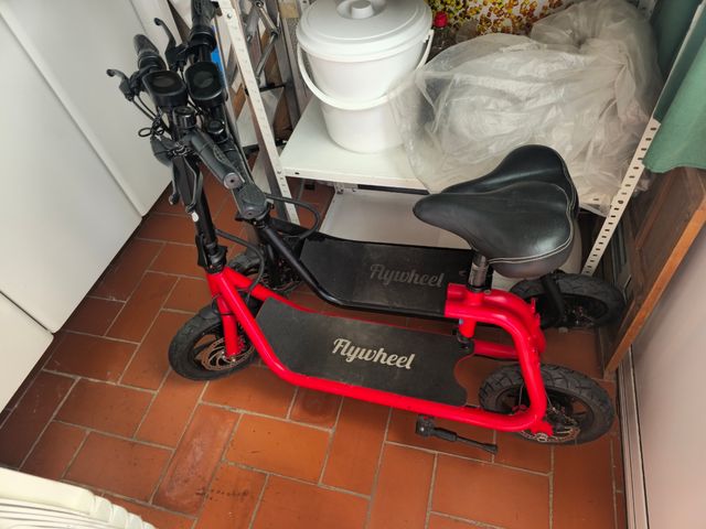 1 Patinete Eléctrico Flywheel averiado