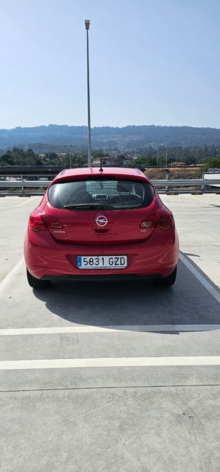 Opel Astra 2010