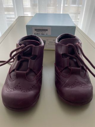 Zapatos Bebé Piel Burdeos.