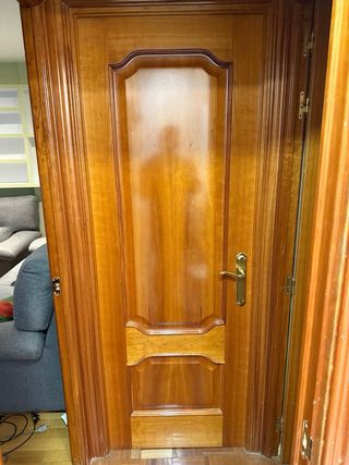 6 Puertas de madera maciza y cristal