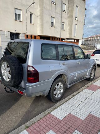 Mitsubishi Montero 2005