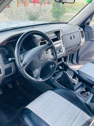 Mitsubishi Montero 2005