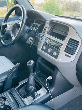 Mitsubishi Montero 2005