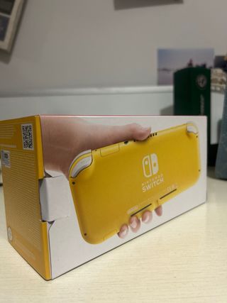 Nintendo Switch Lite gialla