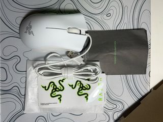 Razer DeathAdder Essential Blanco 
No es negociabl