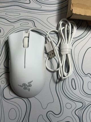 Razer DeathAdder Essential Blanco 
No es negociabl