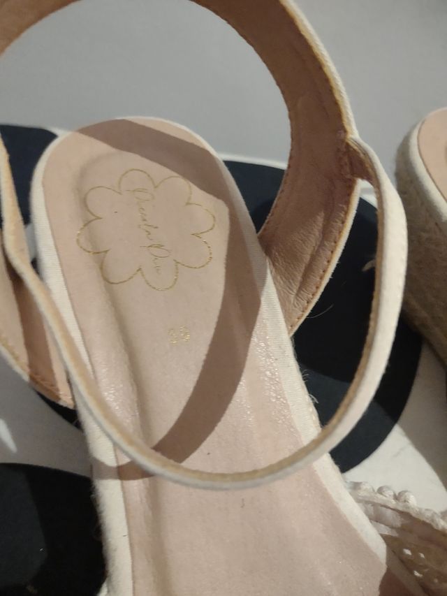 Zapatillas mujer nuevas talla n39(no envíos )