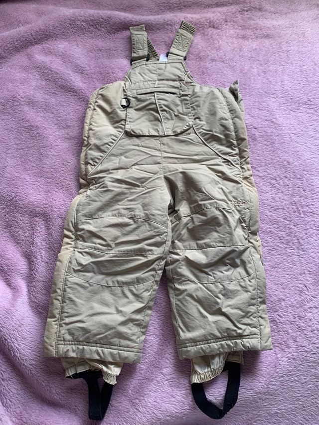 Tuta da neve per bambino di 2 anni.