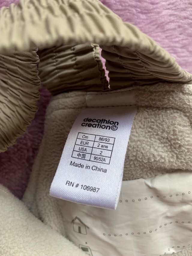 Tuta da neve per bambino di 2 anni.