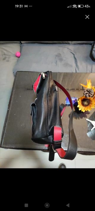 Mochila Desigual negra y roja