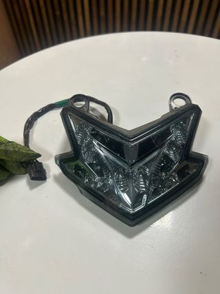 Faro Trasero LED Z800