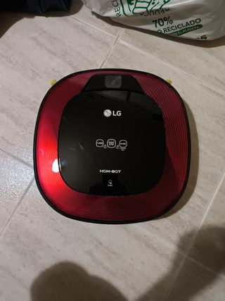 Aspiradora LG Hom-Bot roja
