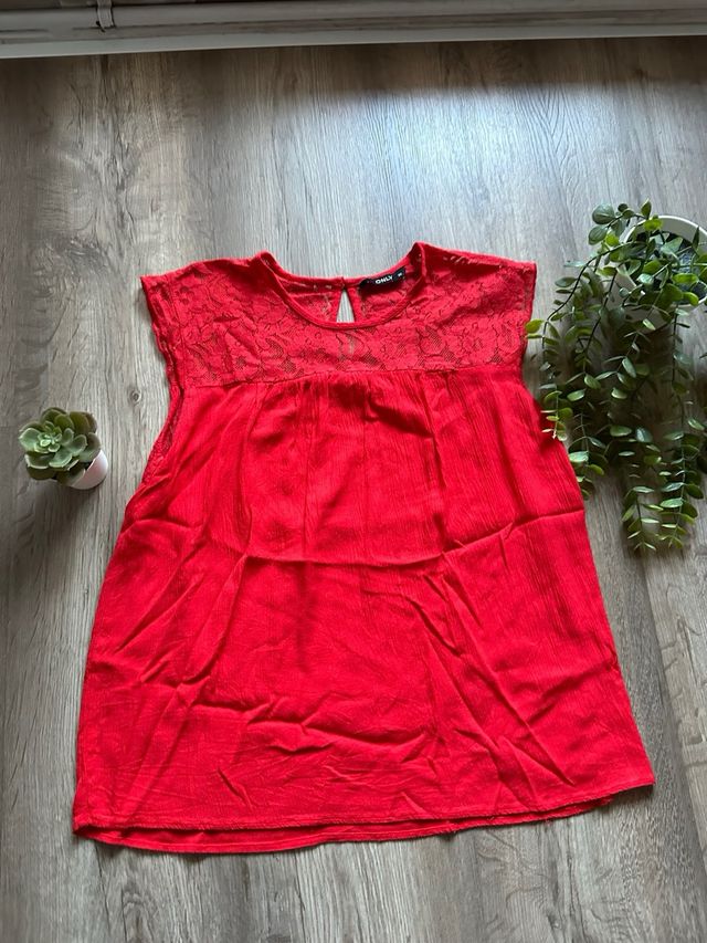 pack 2 blusas roja y negra talla S