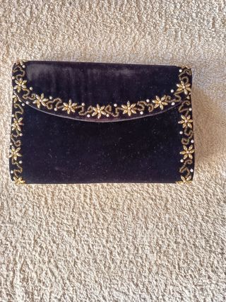 Bolso terciopelo negro dorado