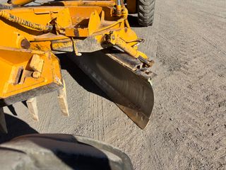 Motoniveladora Komatsu GD530A usada