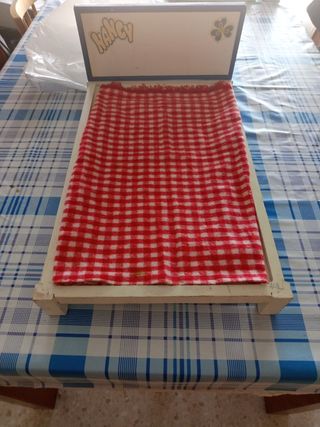 Cama Muñecas Nancy la cama sale 30 euro 