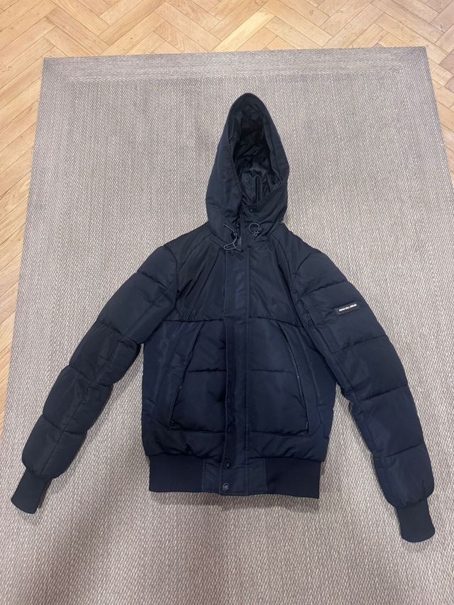 Abrigo negro Kings Will Dream