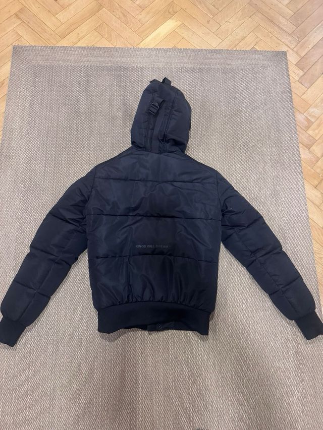 Abrigo negro Kings Will Dream