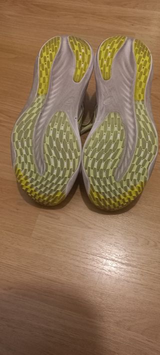 Zapatillas Asics Nimbus 26 amarillas