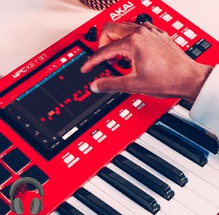AKAI MPC Key 37 - Sintetizador