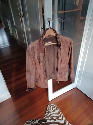 Chaqueta cuero marrón - usada