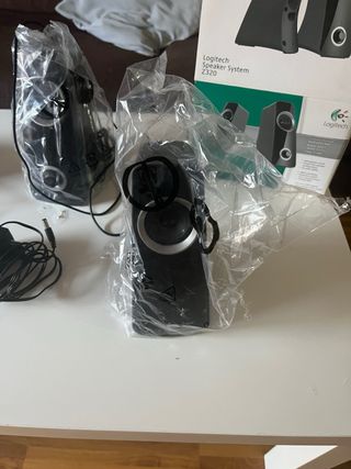 Altavoces Logitech Z320