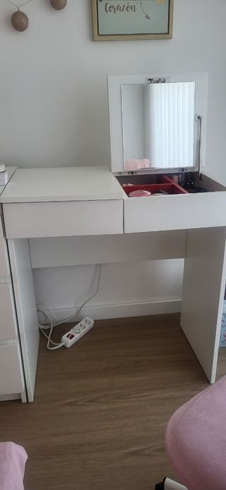 Penteadeira IKEA Brimnes branca