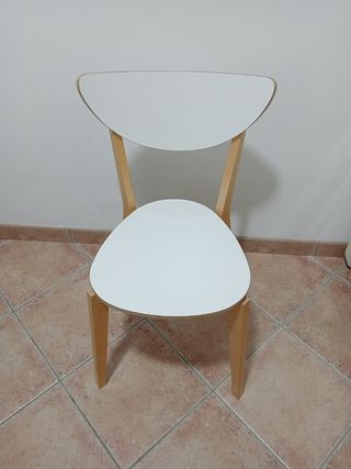 Silla diseño madera blanca. Perfecto estado 