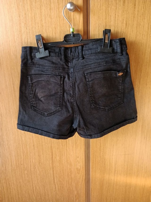 Shorts negros Stradivarius