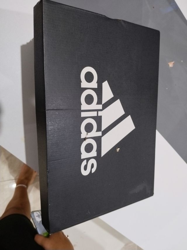 Zapatillas Adidas - Rojas y Negras